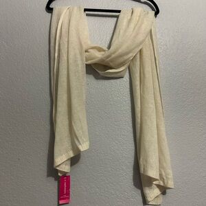 Macy's Soft Cream Wrap C. cashmere Cream 100% cashmere scarf new with tag